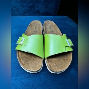 Betula by Birkenstock Lime Green size EU 39 US 8  Women's Sandals EUC